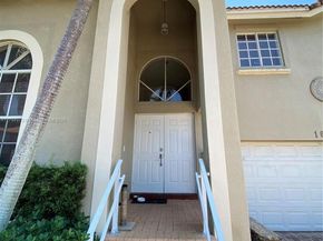 16766 SW 90th St, Miami FL 33196