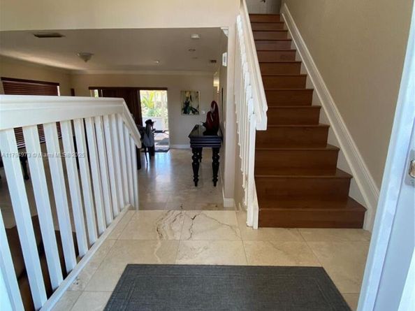16766 SW 90th St, Miami FL 33196