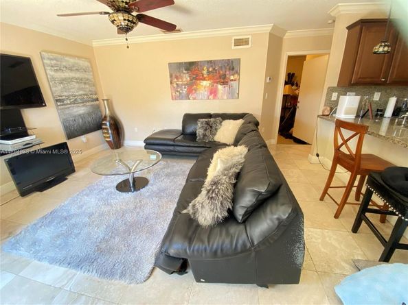 16766 SW 90th St, Miami FL 33196