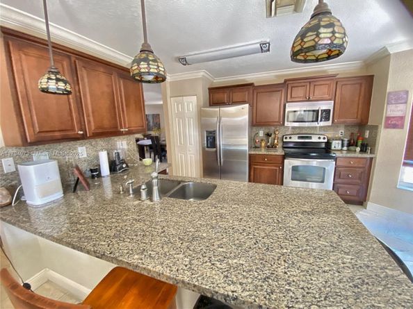 16766 SW 90th St, Miami FL 33196