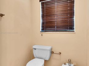 16766 SW 90th St, Miami FL 33196