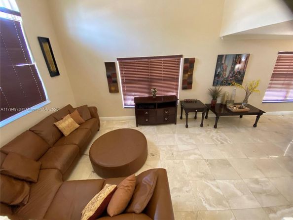 16766 SW 90th St, Miami FL 33196