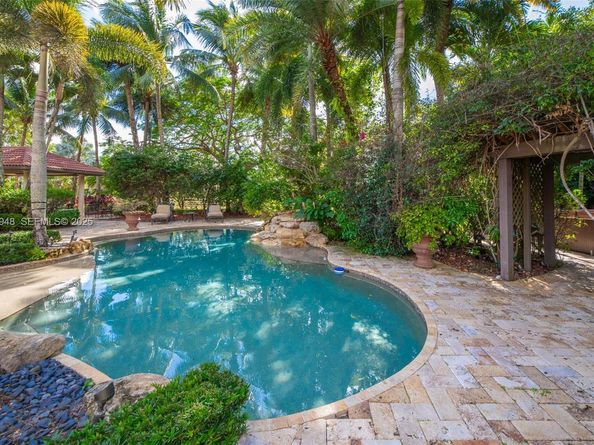 16740 Berkshire Ct, Southwest Ranches FL 33331