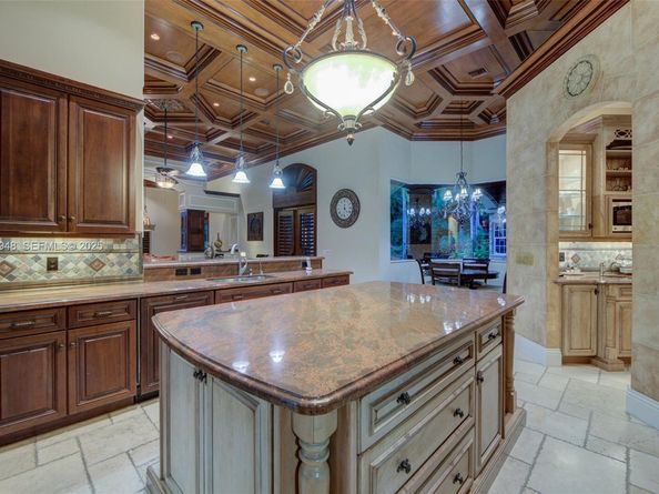 16740 Berkshire Ct, Southwest Ranches FL 33331