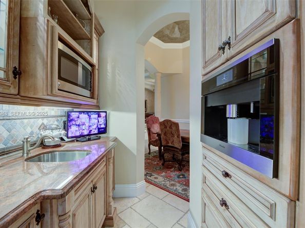 16740 Berkshire Ct, Southwest Ranches FL 33331