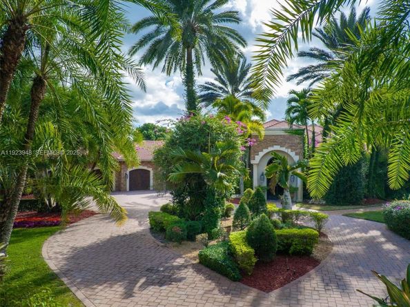 16740 Berkshire Ct, Southwest Ranches FL 33331