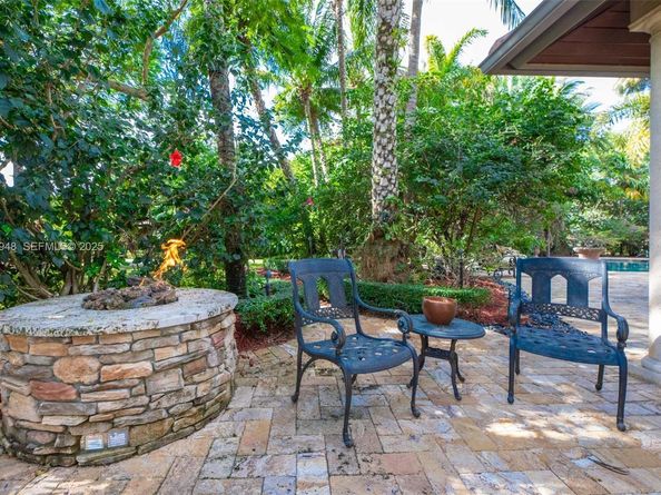 16740 Berkshire Ct, Southwest Ranches FL 33331