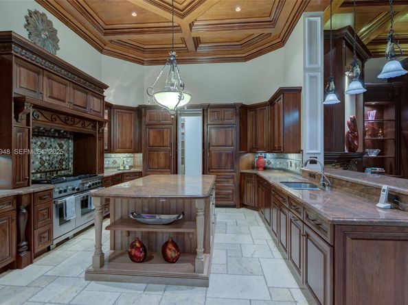 16740 Berkshire Ct, Southwest Ranches FL 33331