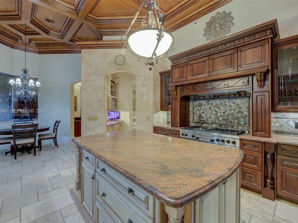 16740 Berkshire Ct, Southwest Ranches FL 33331