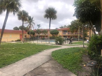 850 E Commercial Blvd
