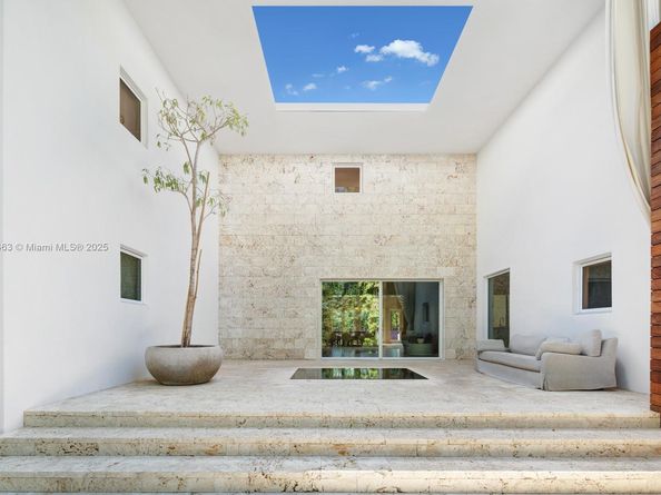 1500 W 23rd St, Miami Beach FL 33140