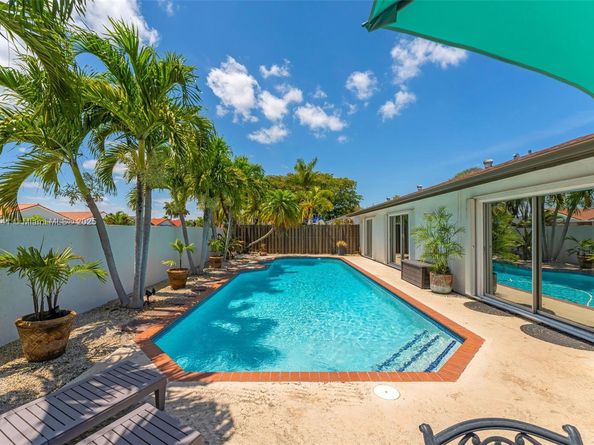 10020 SW 145th Pl, Miami FL 33186