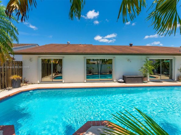 10020 SW 145th Pl, Miami FL 33186