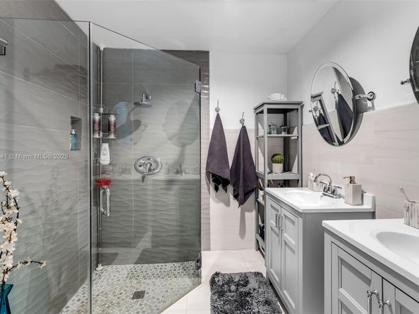 10020 SW 145th Pl, Miami FL 33186