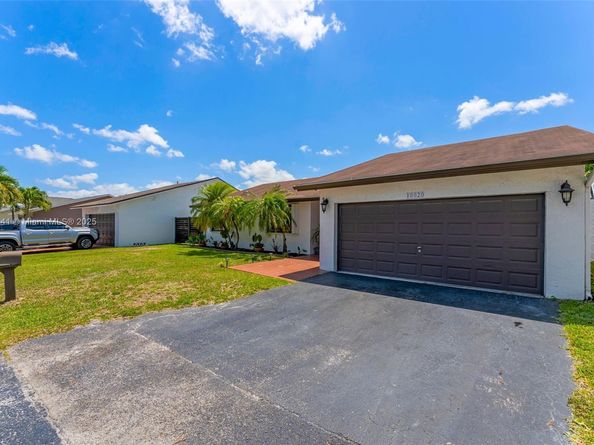 10020 SW 145th Pl, Miami FL 33186