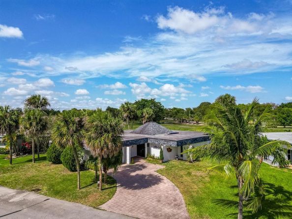 5715 Bayberry Ln, Tamarac FL 33319