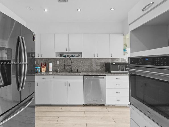 5715 Bayberry Ln, Tamarac FL 33319
