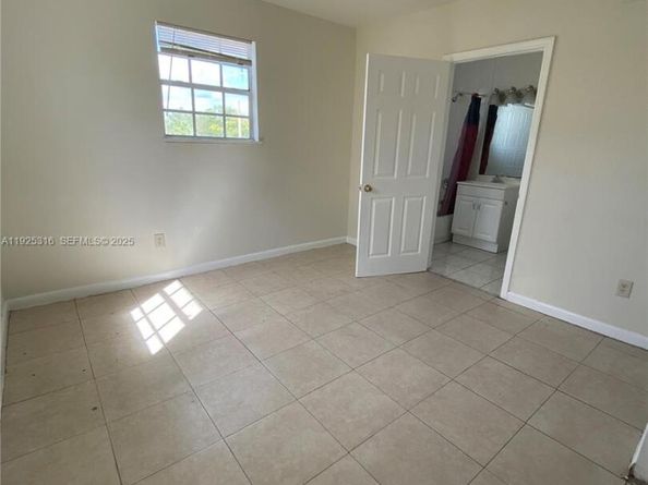 14250 NW 22nd Ave 4, Opa-Locka FL 33054