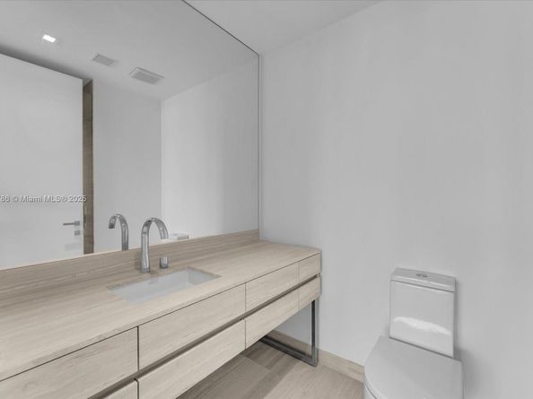 18975 Collins Ave 302, Sunny Isles Beach FL 33160