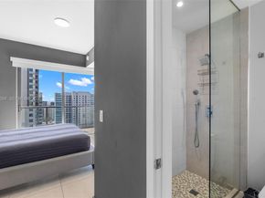 239 SW 9th St 2102, Miami FL 33130