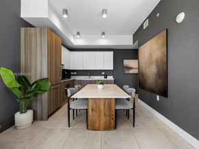 239 SW 9th St 2102, Miami FL 33130