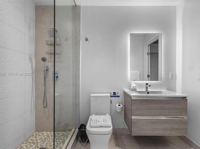 239 SW 9th St 2102, Miami FL 33130