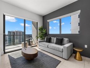 239 SW 9th St 2102, Miami FL 33130