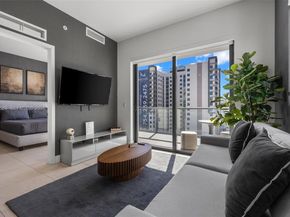 239 SW 9th St 2102, Miami FL 33130