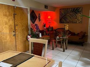 11780 SW 18th St 2, Miami FL 528-2