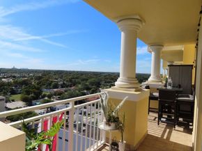 215 SW 42nd Ave PH08, Miami FL 33134