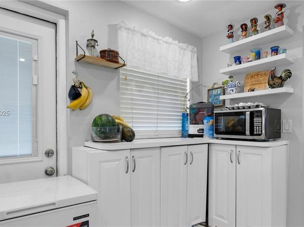 7850 Byron Ave 1004, Miami Beach FL 33141