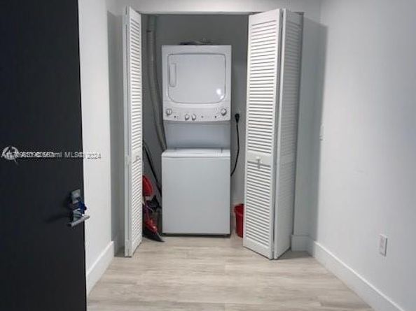 121 NE 34th St 1214, Miami FL 33137