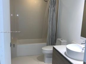 121 NE 34th St 1214, Miami FL 33137