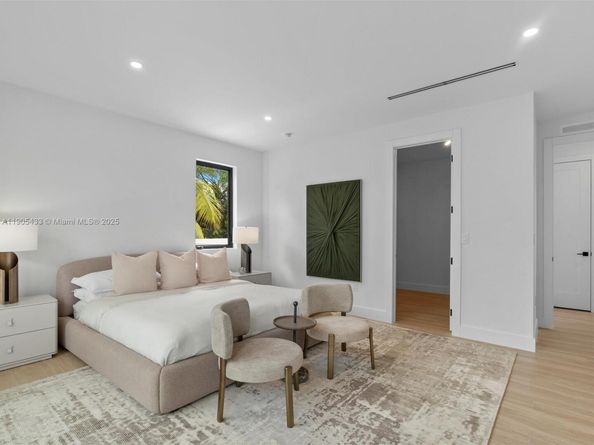 1259 SW 20th St, Miami FL 33145