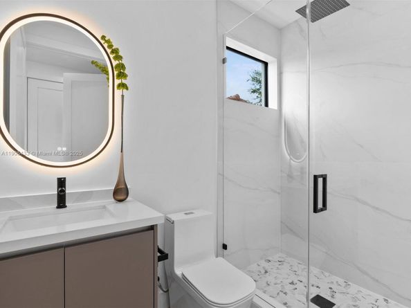 1259 SW 20th St, Miami FL 33145