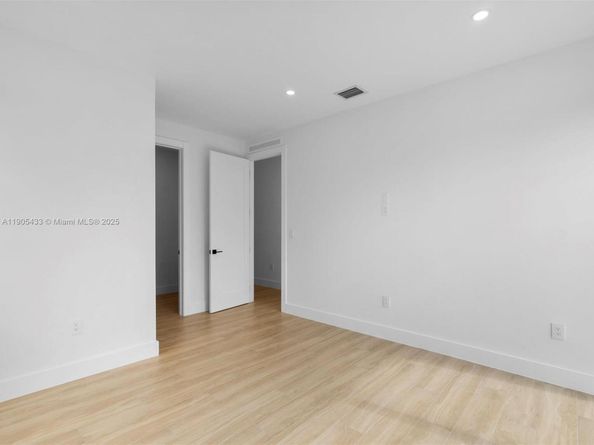 1259 SW 20th St, Miami FL 33145