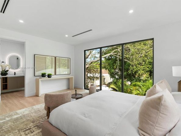 1259 SW 20th St, Miami FL 33145