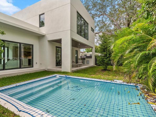 1259 SW 20th St, Miami FL 33145