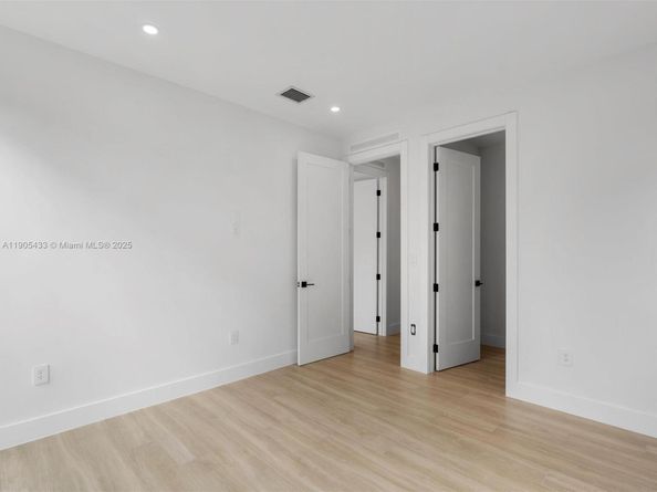 1259 SW 20th St, Miami FL 33145