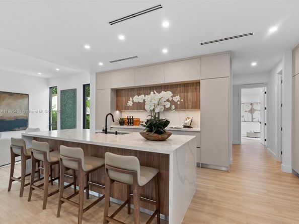 1259 SW 20th St, Miami FL 33145