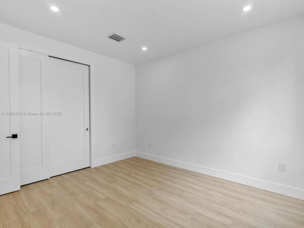 1259 SW 20th St, Miami FL 33145