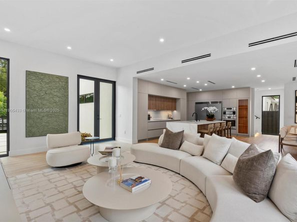 1259 SW 20th St, Miami FL 33145