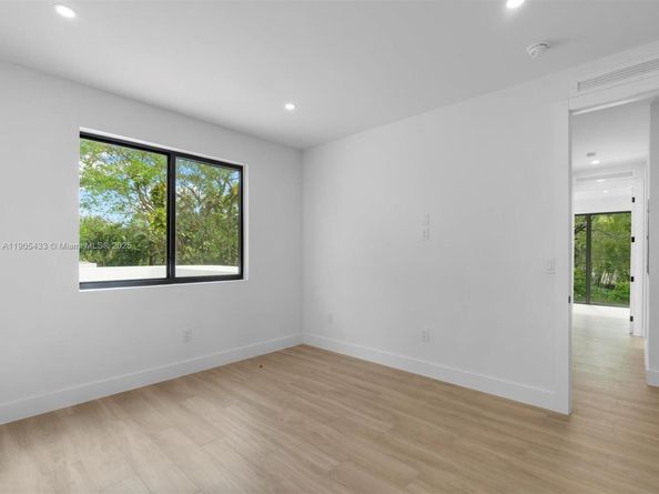 1259 SW 20th St, Miami FL 33145