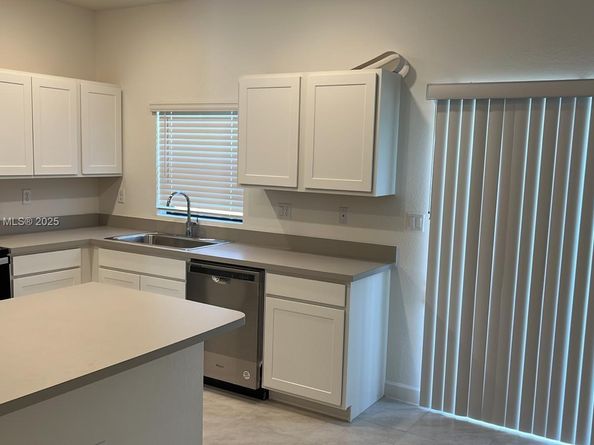 606 12 st, Homestead FL 33034