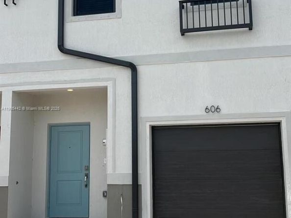 606 12 st, Homestead FL 33034