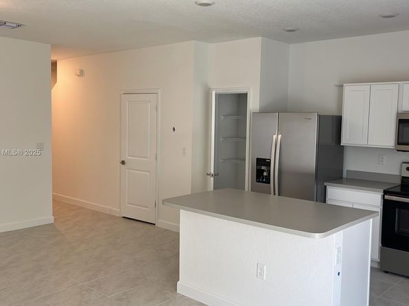 606 12 st, Homestead FL 33034