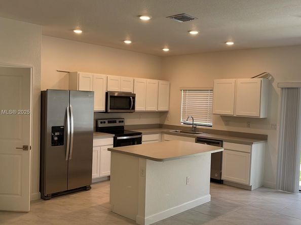 606 12 st, Homestead FL 33034