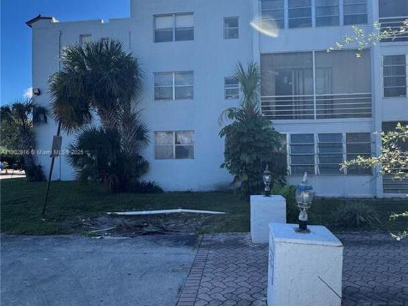 Undisclosed Address #A11902916, Lauderdale Lakes FL 33311