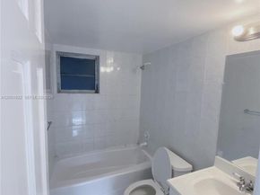 870 NW 87th Ave 110, Miami FL 33172