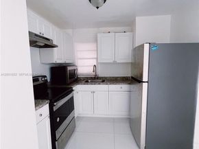 870 NW 87th Ave 110, Miami FL 33172